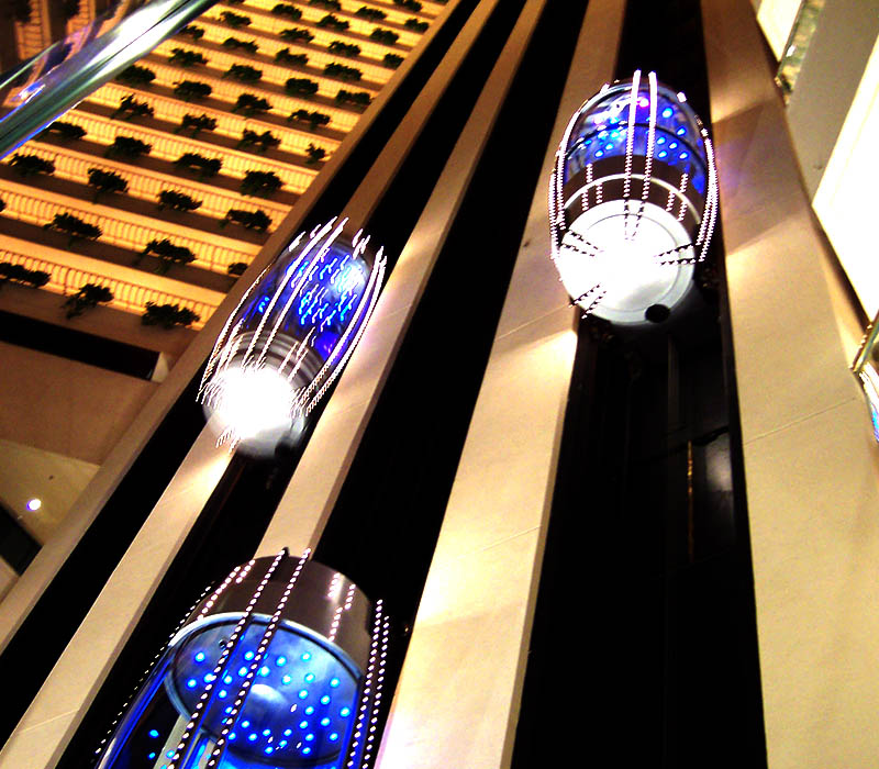 آسانسورهای مدرن مخصوص برج ها